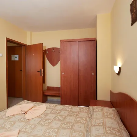 Отель Family Andreev Несебр