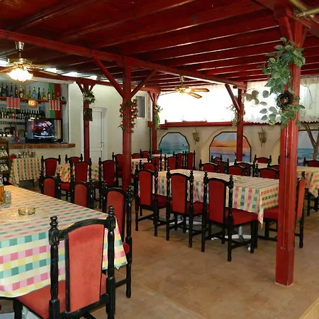 Отель Family Andreev Несебр