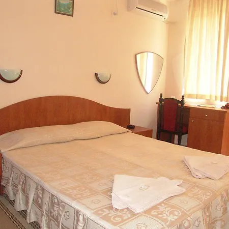 Family Andreev 2* Несебр